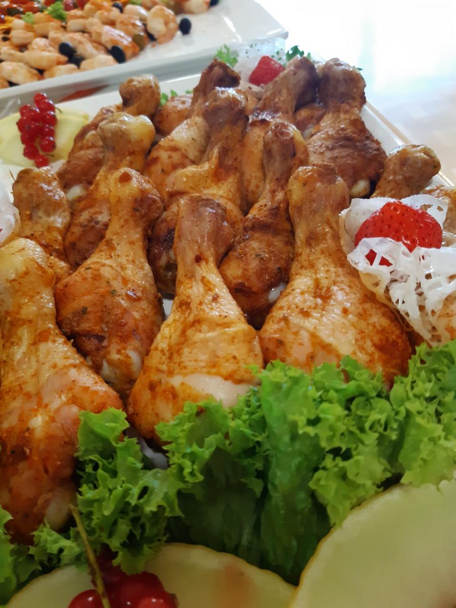 Hähnchenschenkel gebraten