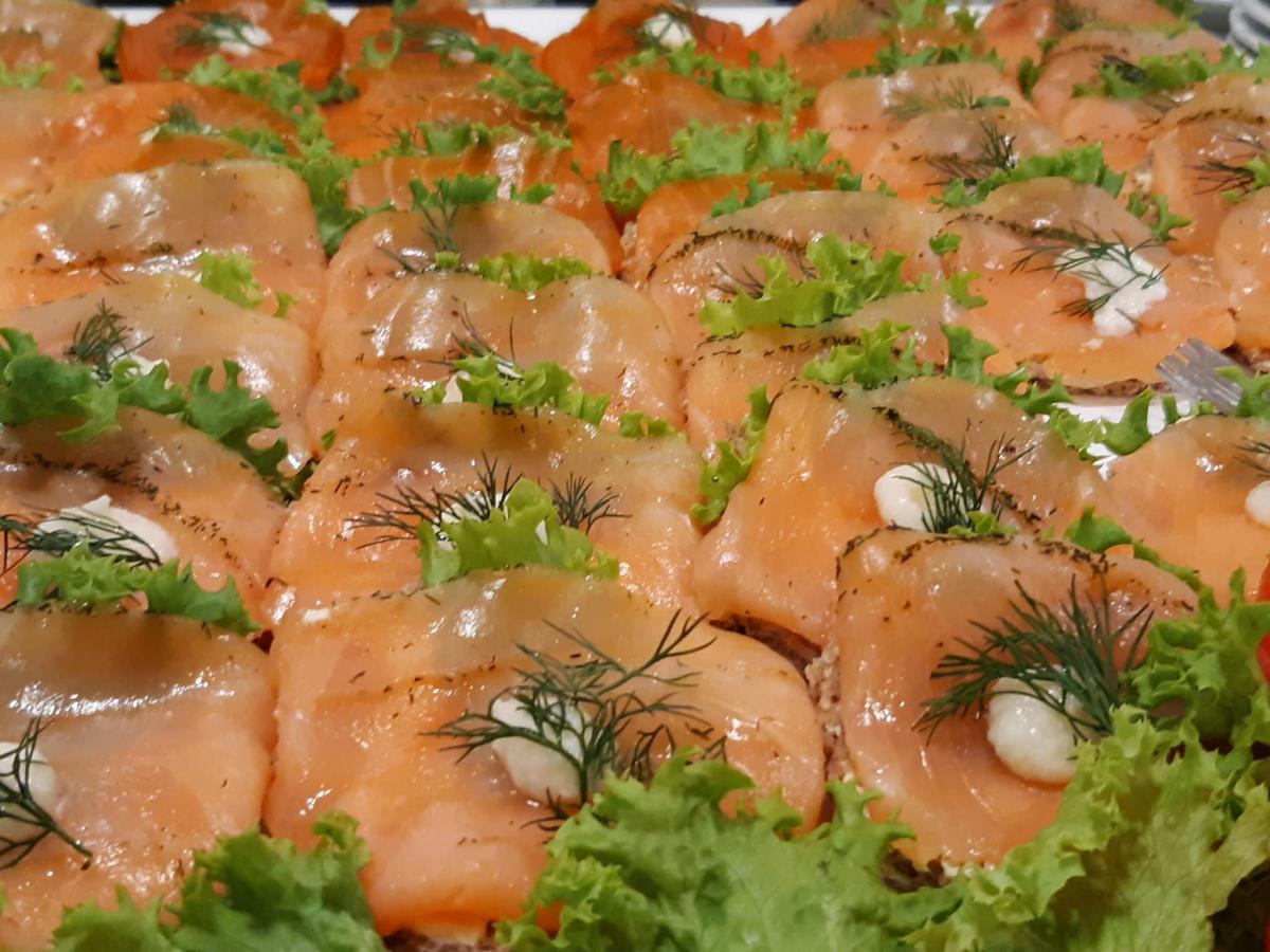 Es gab Lachs Canapés