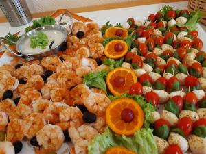 Tomate Mozzarella Spiesse und Scampispiesse mit Aioli Dip