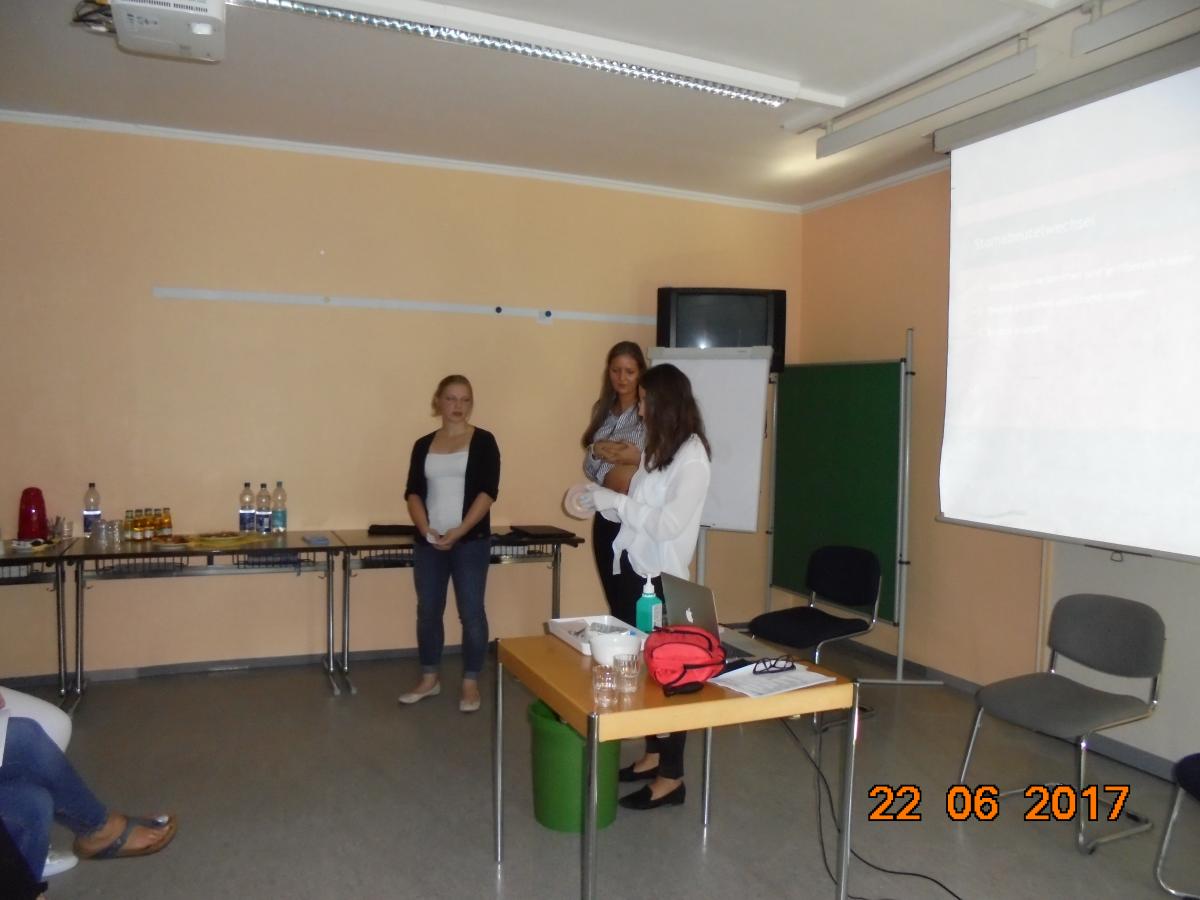 4. Schritte die Stomaversorung (Basisplatte) kommt drauf